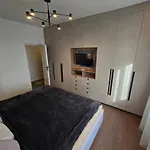 Panoramic Balcony 3bd With King Bed Apartment Kaunas
