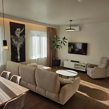 Panoramic 3bd With Balcony Apartment *