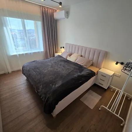 Panoramic Balcony 3bd With King Bed Kaunas