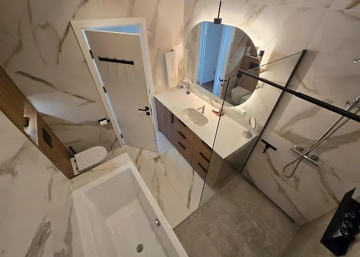 Panoramic Balcony 3bd With King Bed *