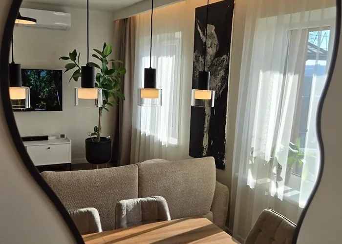 Panoramic Balcony 3bd With King Bed Apartment *